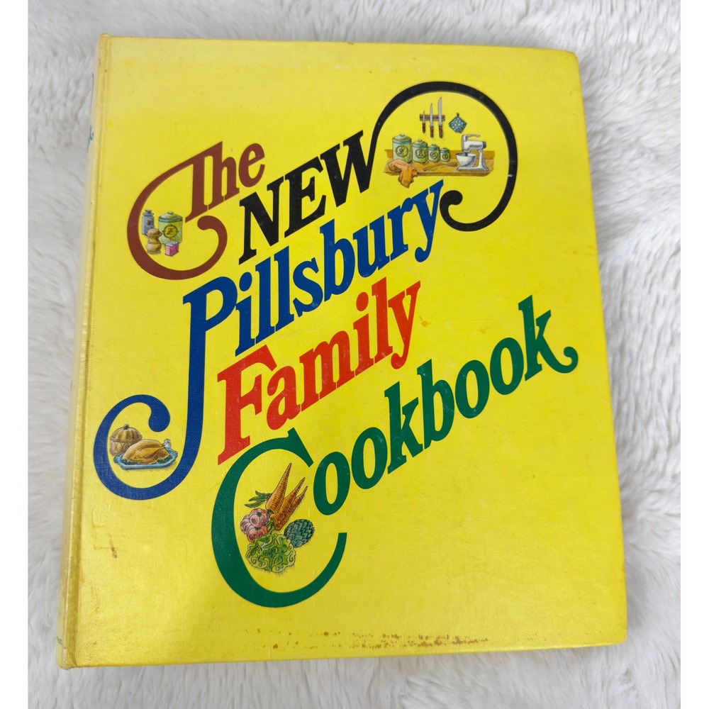 Vintage 1973 The New Pillsbury Family Cookbook 3 Ring Binder Yellow 2nd Printing